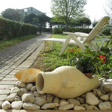 Holiday home Casetta Altanea: Giardino & Piscina